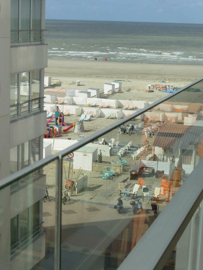 Appartement Met Zicht Op Zee Кнокке-Хейст Экстерьер фото